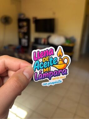 Sticker Premium- Llena de Aceite Mi Lámpara (Multicolor) Size 2x2